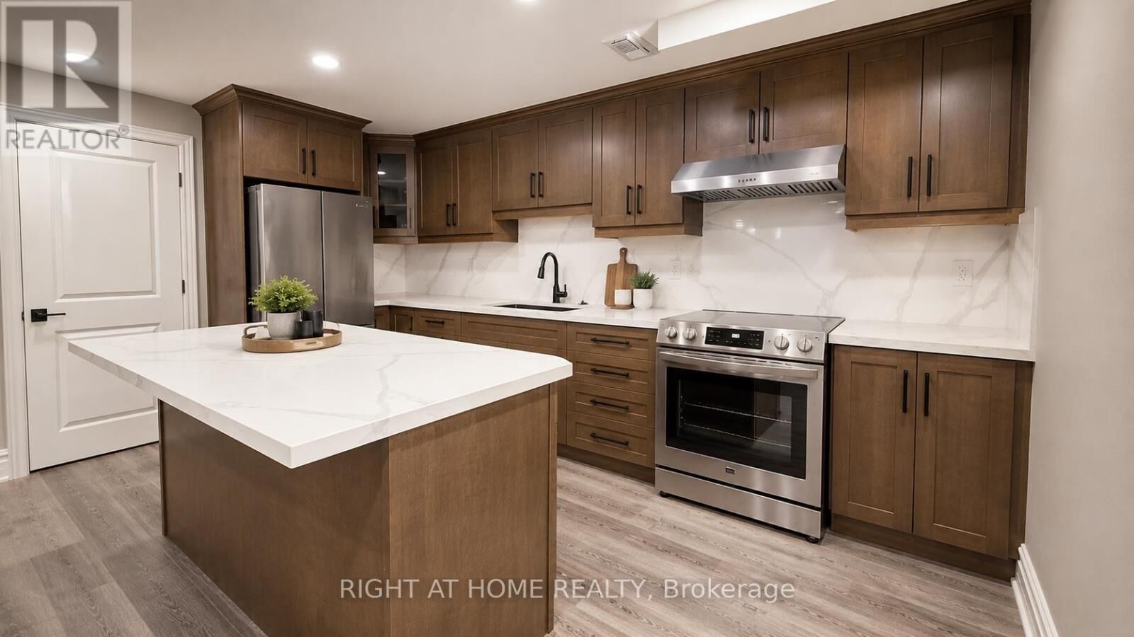 Property Photo:  1004 Tigerlily Trail  ON L1X 0G6 
