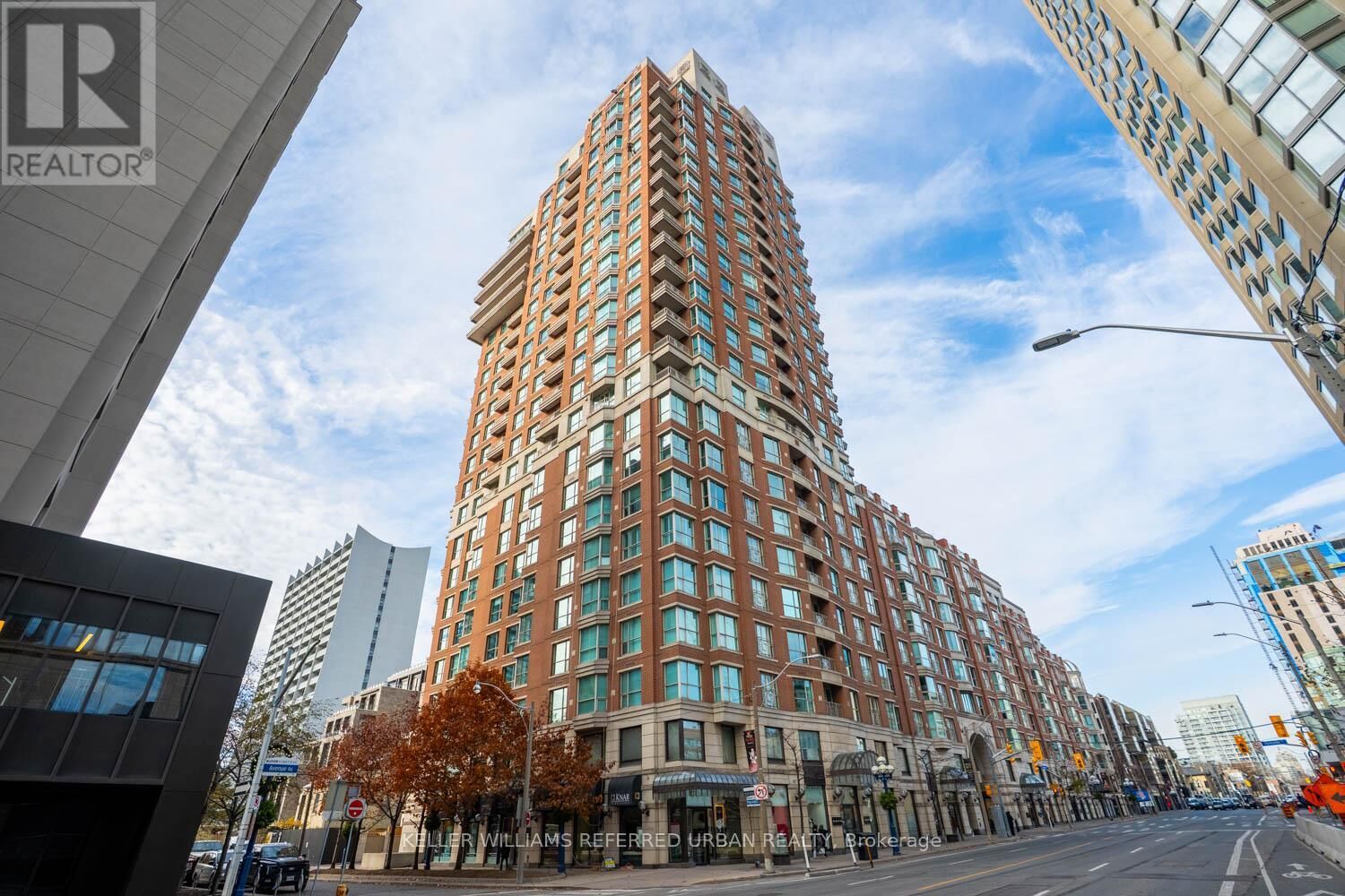 Property Photo:  38 Avenue Road 1802  ON M5R 2G2 