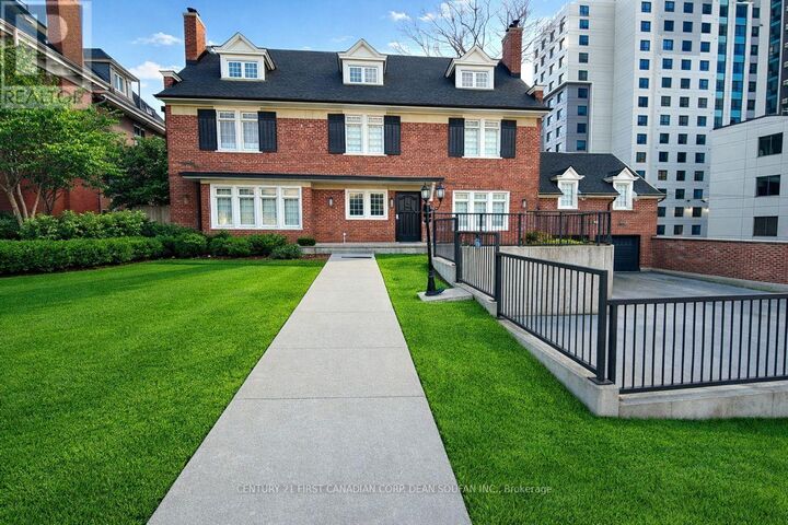 Property Photo: 653 Talbot Street ON N6A 2T6