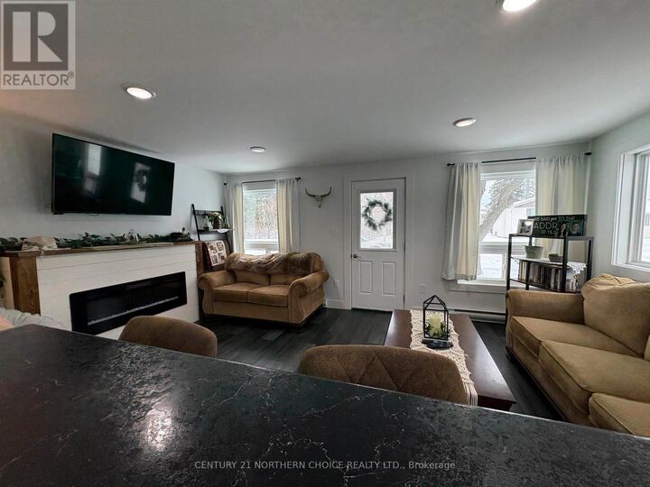 Property Photo:  1026 Third Street East  ON P9A 1S4 