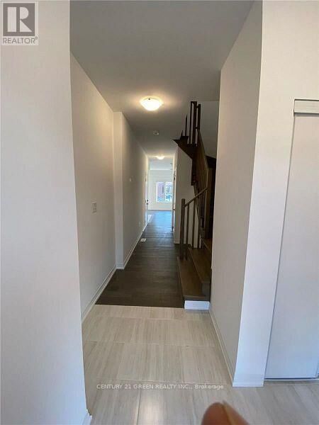Property Photo:  135 Turnberry Lane  ON L9J 0M8 