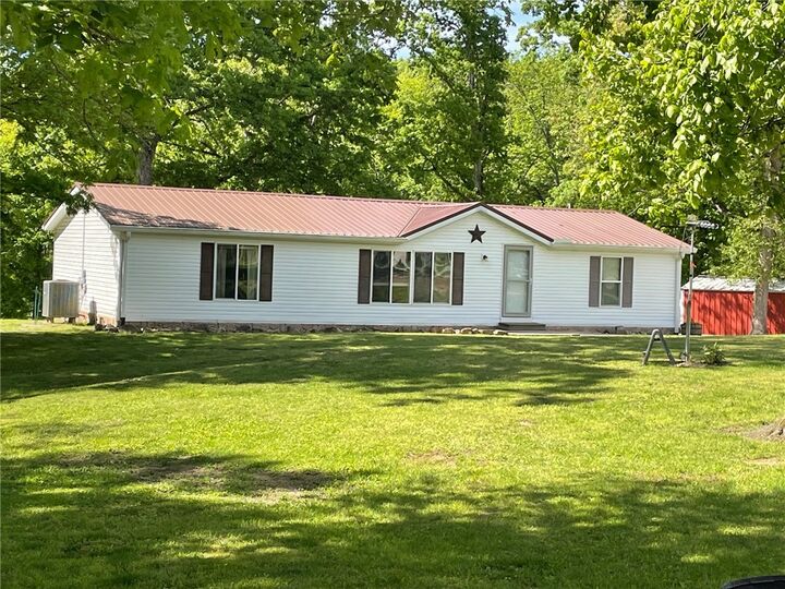Property Photo: 776A County Road 500 E IL 62468