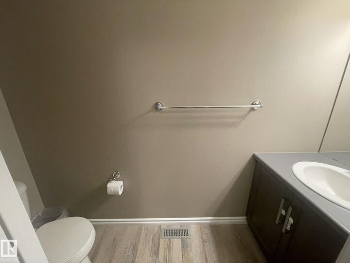 Property Photo:  871 Ebbers Crescent NW  AB T5Y 3V1 