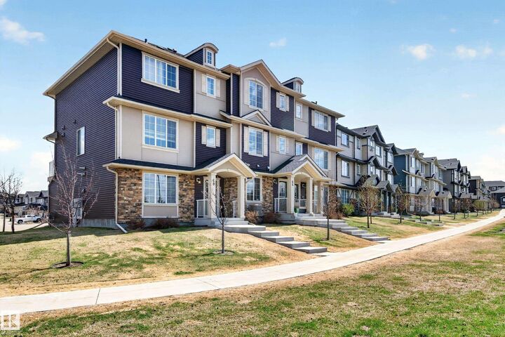 Property Photo:  20 Augustine Crescent 66  AB T8H 0Z8 