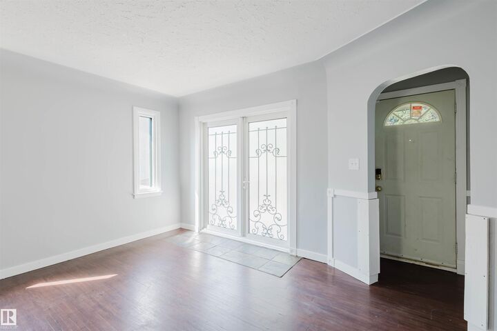 Property Photo:  9731 162 Street NW  AB T5P 3L1 