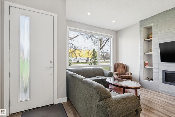 Property Photo:  8724 116 Street NW  AB T6G 1P7 