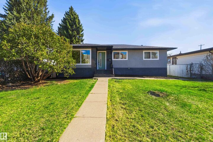 Property Photo:  8736 66 Avenue NW  AB T6E 0L3 