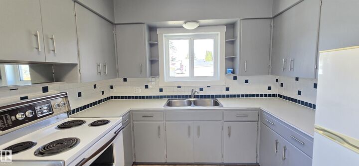 Property Photo:  4430 50 Street  AB T9C 1A5 