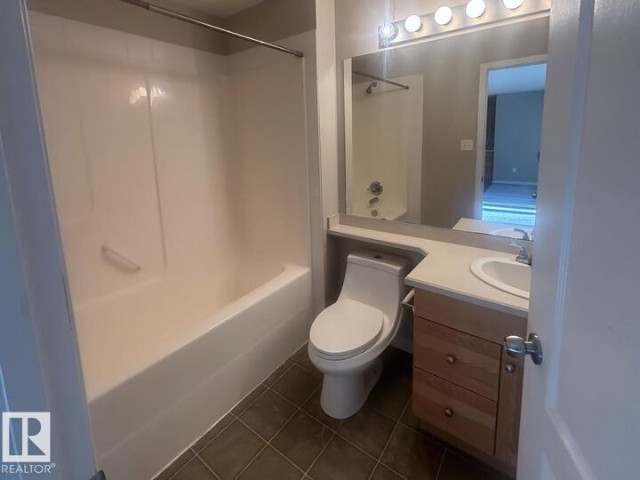 Property Photo:  7331 South Terwillegar Drive NW 6120  AB T6R 0L9 