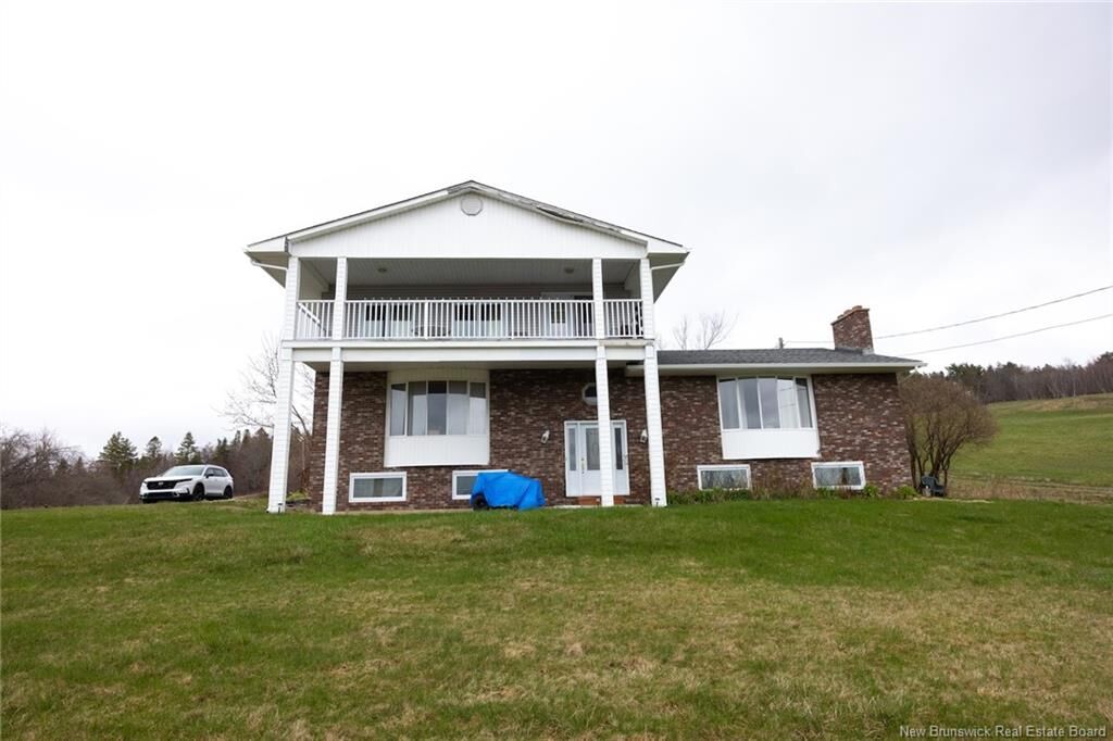 Property Photo:  36 Dean'S Lane  NB E3G 9N4 