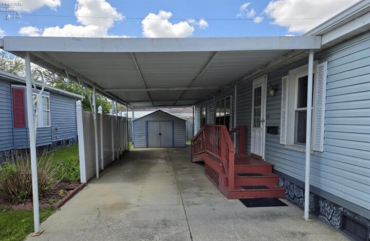 Property Photo:  60 N State Route 101 77  OH 44883 