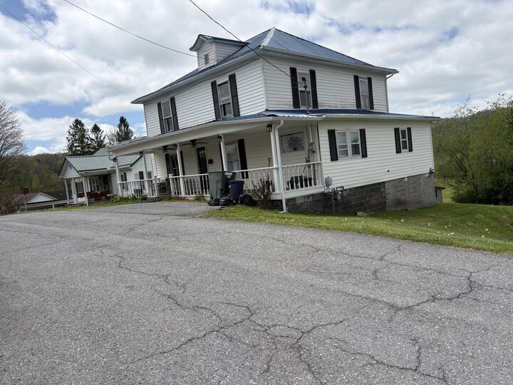 Property Photo:  514 Lloyd  WV 26651 