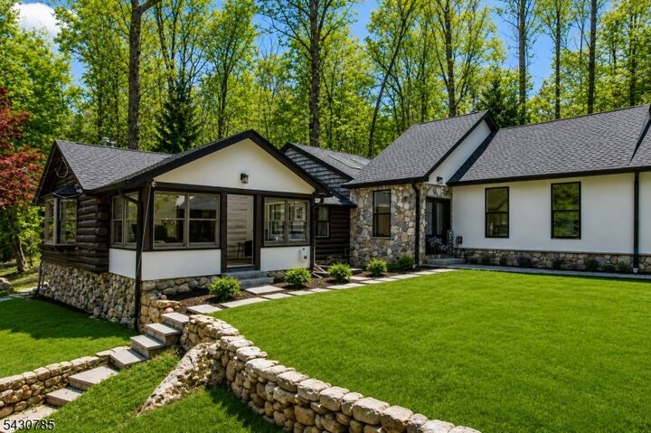 Property Photo:  47 Glenside Trl  NJ 07871 