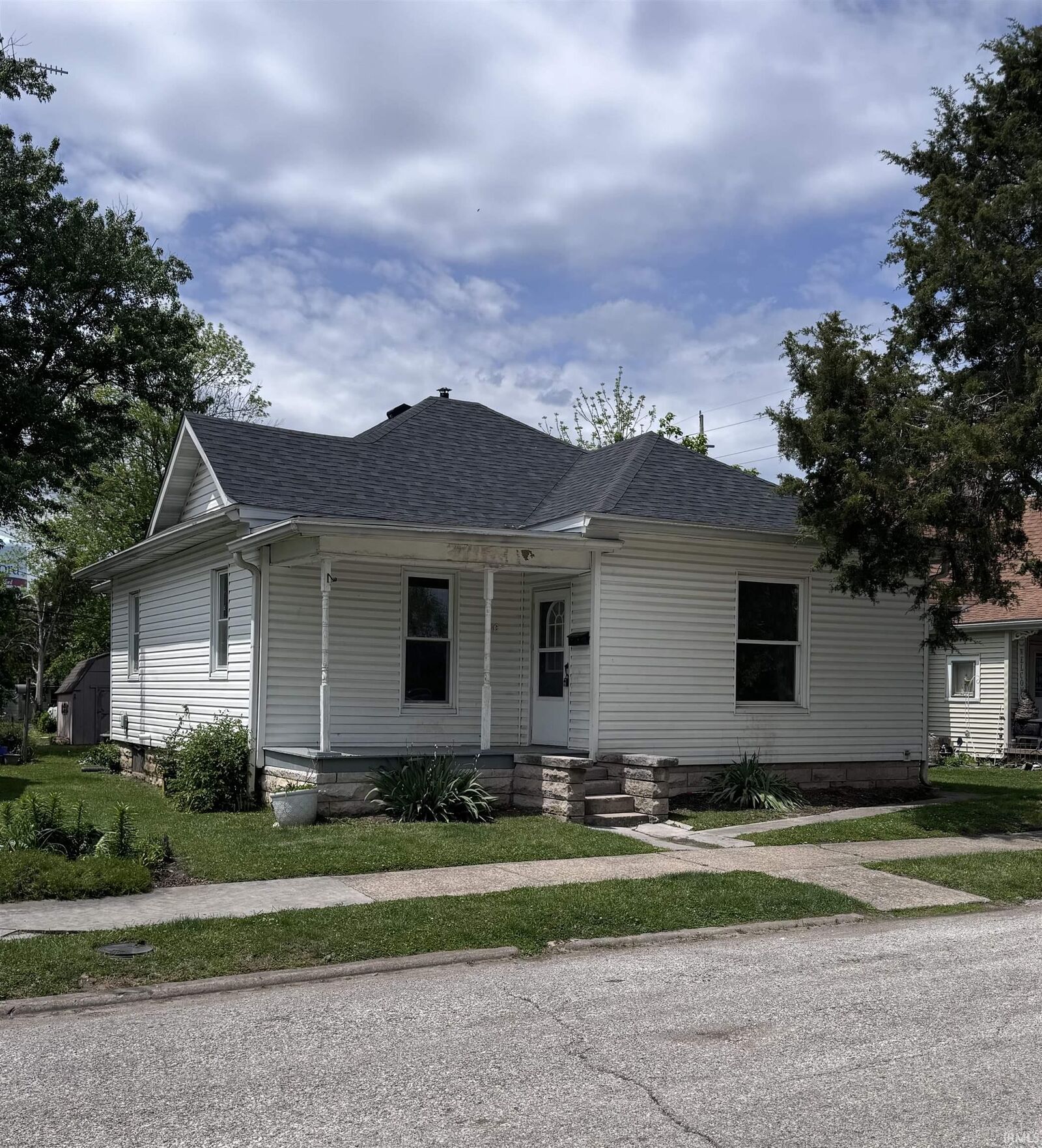 Property Photo:  609 H Street  IN 47421 