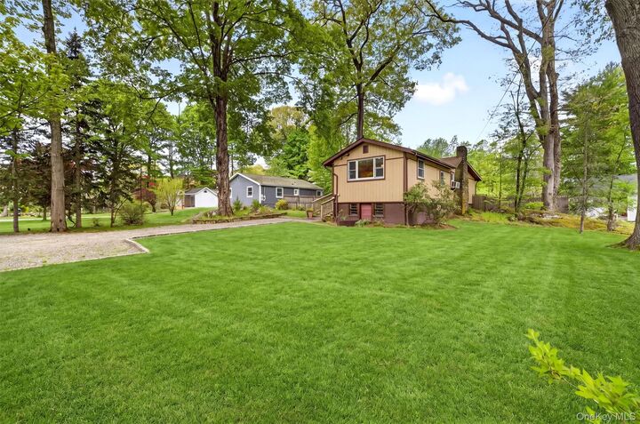 Property Photo:  3079 Maqua Place  NY 10547 