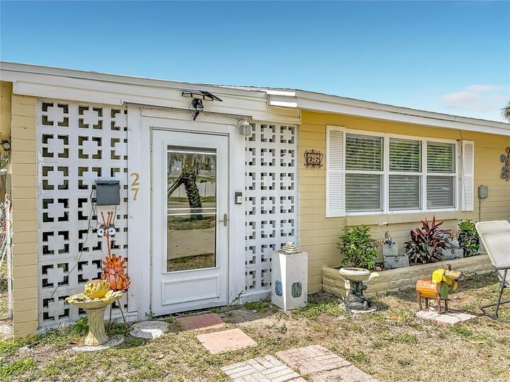 Property Photo:  27 Alamanda Drive  FL 32176 