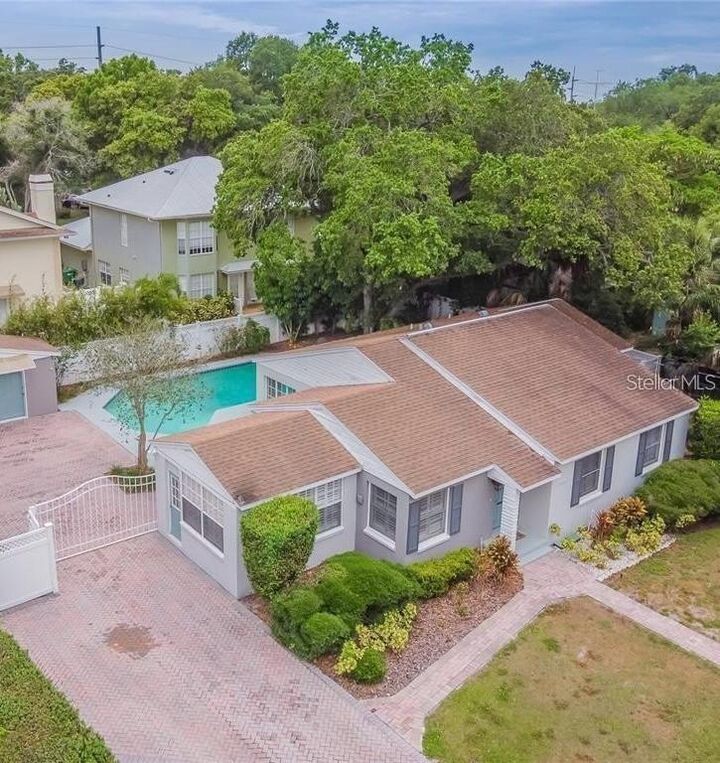 Property Photo: 4014 W Palmira Avenue FL 33629