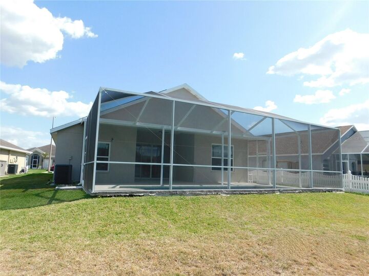 Property Photo:  1247 Vinetree Drive  FL 33510 