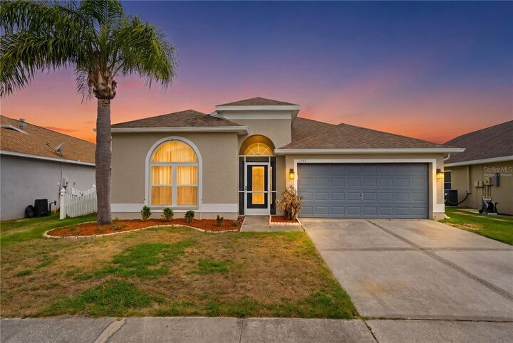 Property Photo: 1247 Vinetree Drive FL 33510