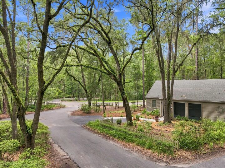 Property Photo: 5201 SW 86 Terrace FL 32608