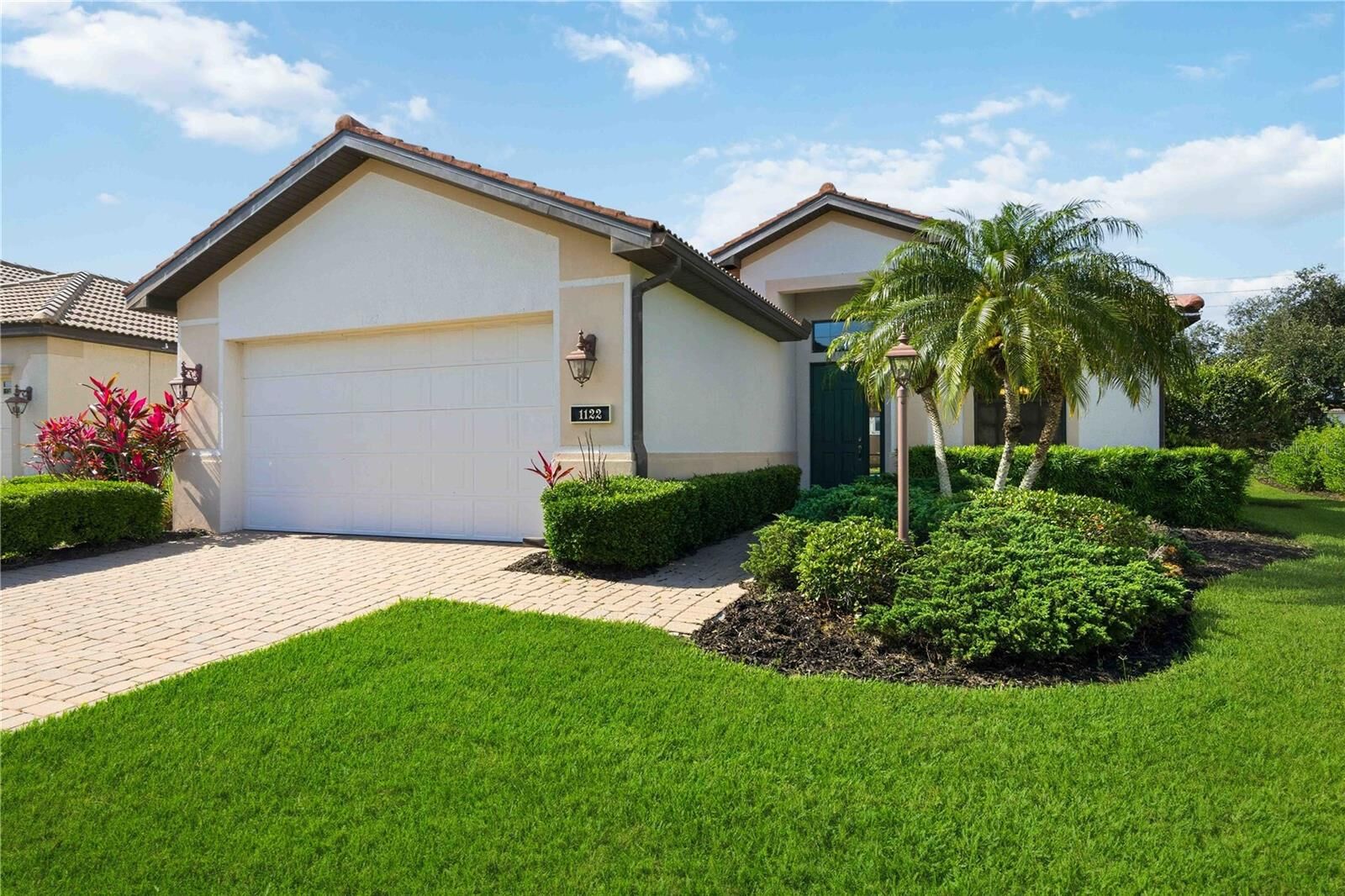 Property Photo:  1122 Cielo Court  FL 34275 