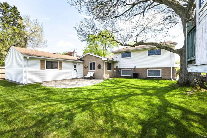 Property Photo:  8607 Leslie Drive  MI 48314 
