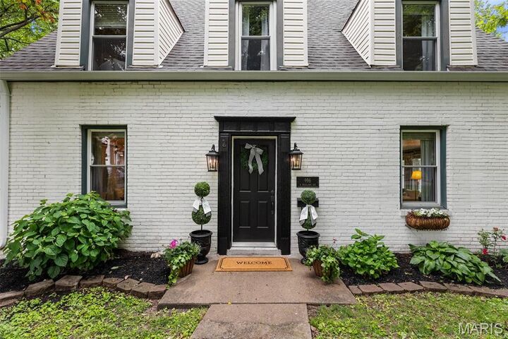Property Photo:  996 N Woodlawn Avenue  MO 63122 