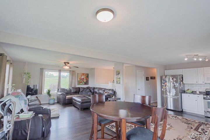 Property Photo:  806 S 7th Street  IL 62240 