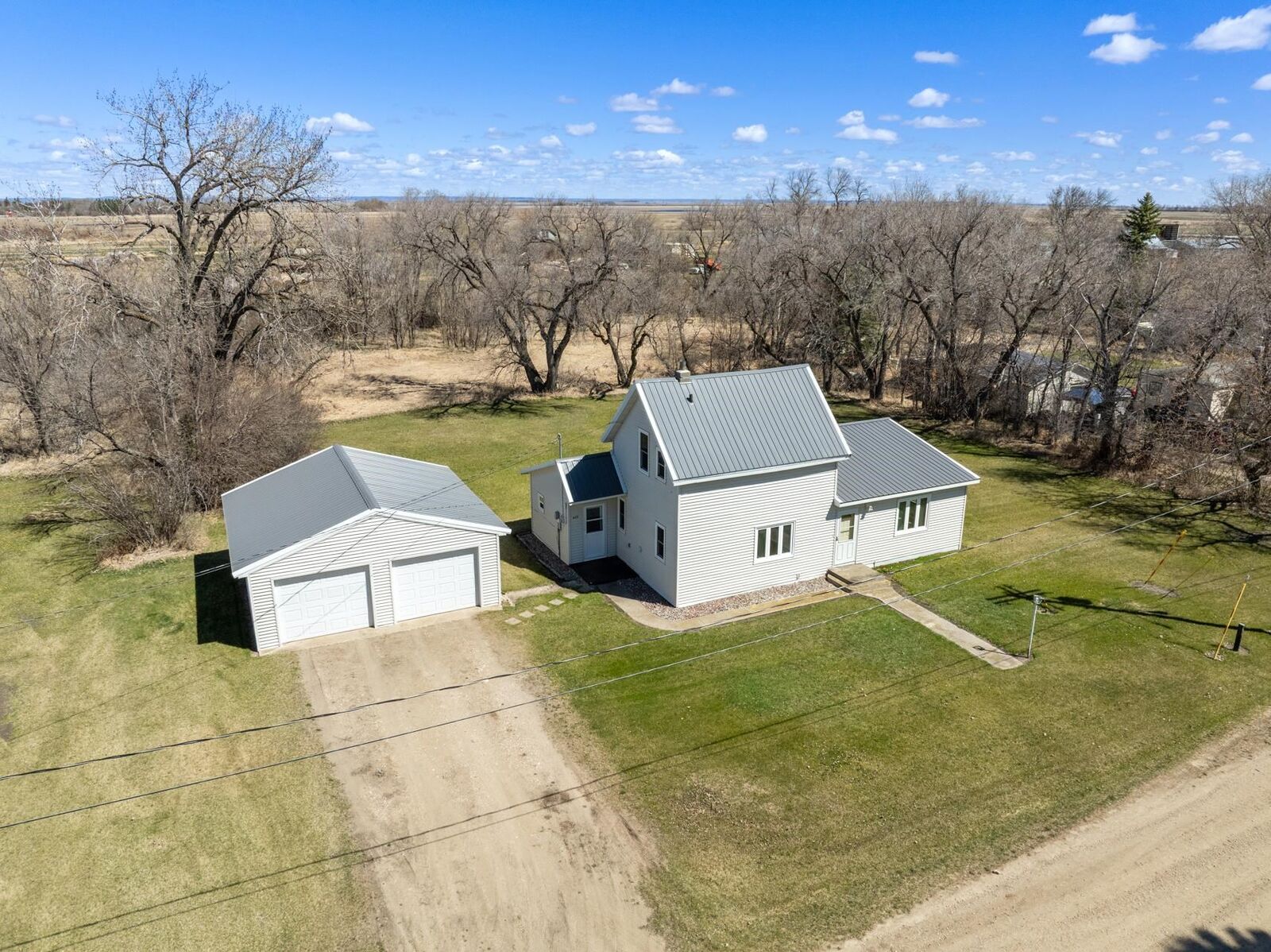 Property Photo:  449 Davis St  ND 58384 