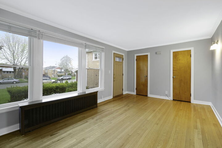Property Photo: 7317 W Pensacola Avenue IL 60706