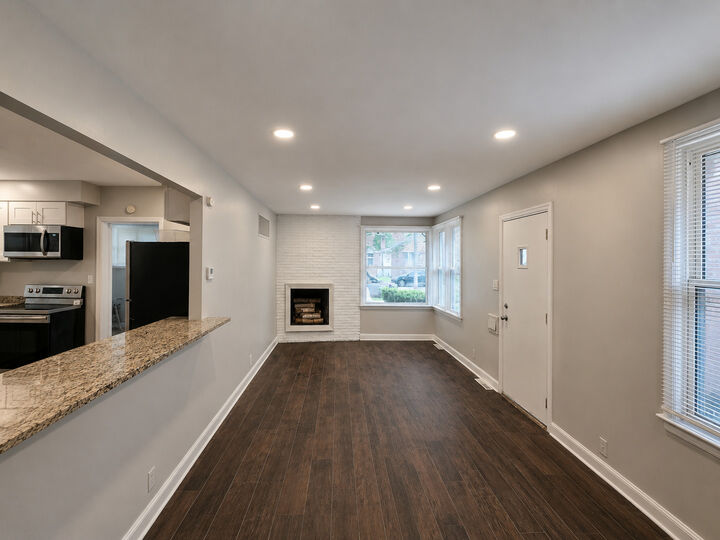 Property Photo:  8622 S Jeffery Boulevard  IL 60617 
