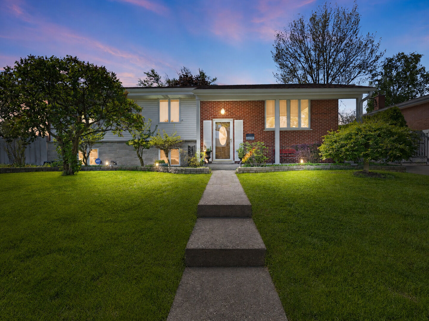 Property Photo:  506 Forest Preserve Drive  IL 60191 