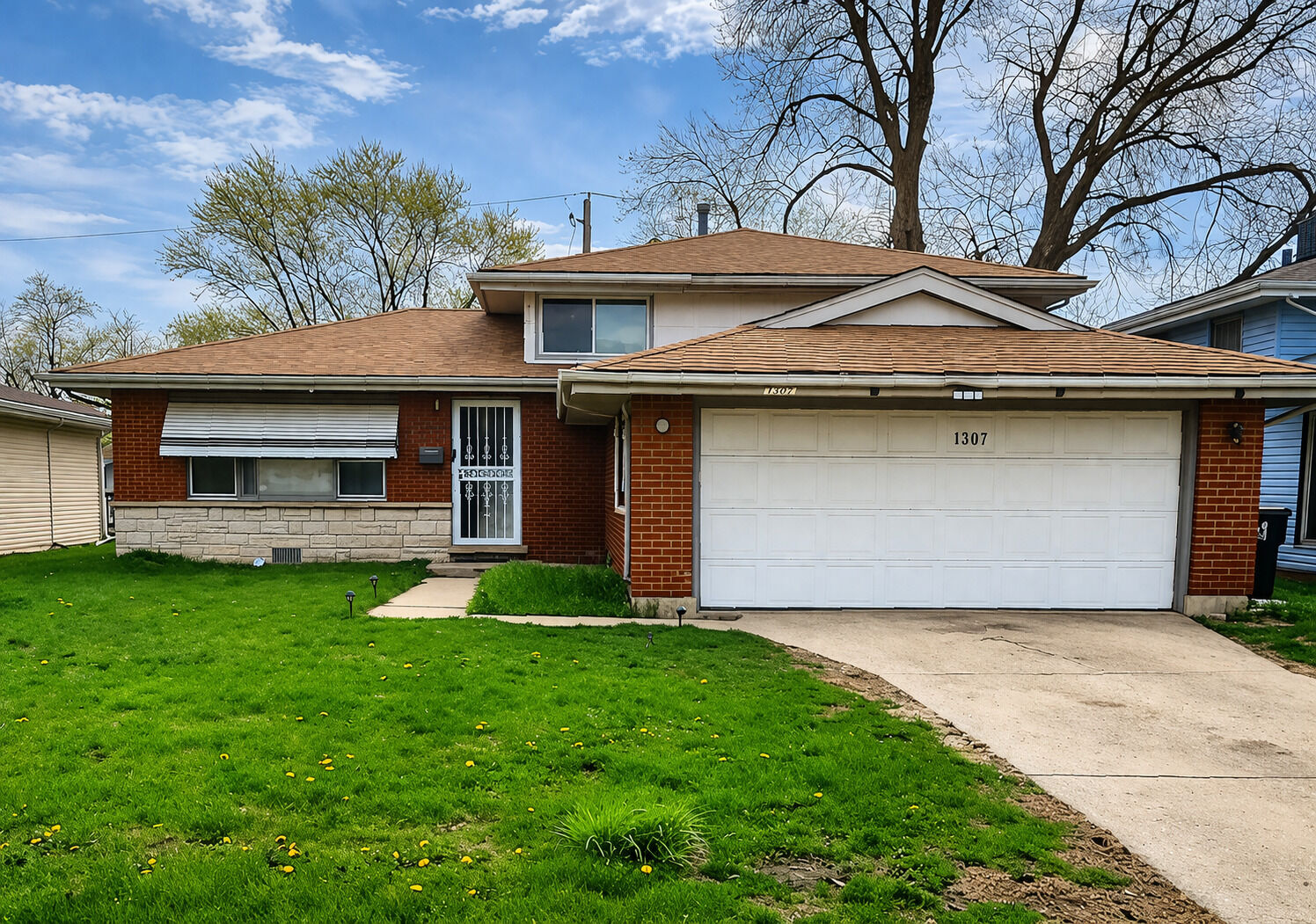 Property Photo:  1307 Prince Drive  IL 60473 
