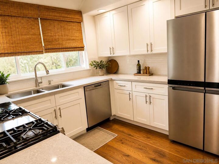 Property Photo:  