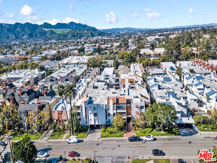 Property Photo:  1325 Valley View Road 201  CA 91202 