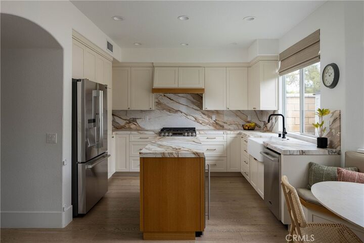 Property Photo:  293 Mesa Dr  CA 92627 