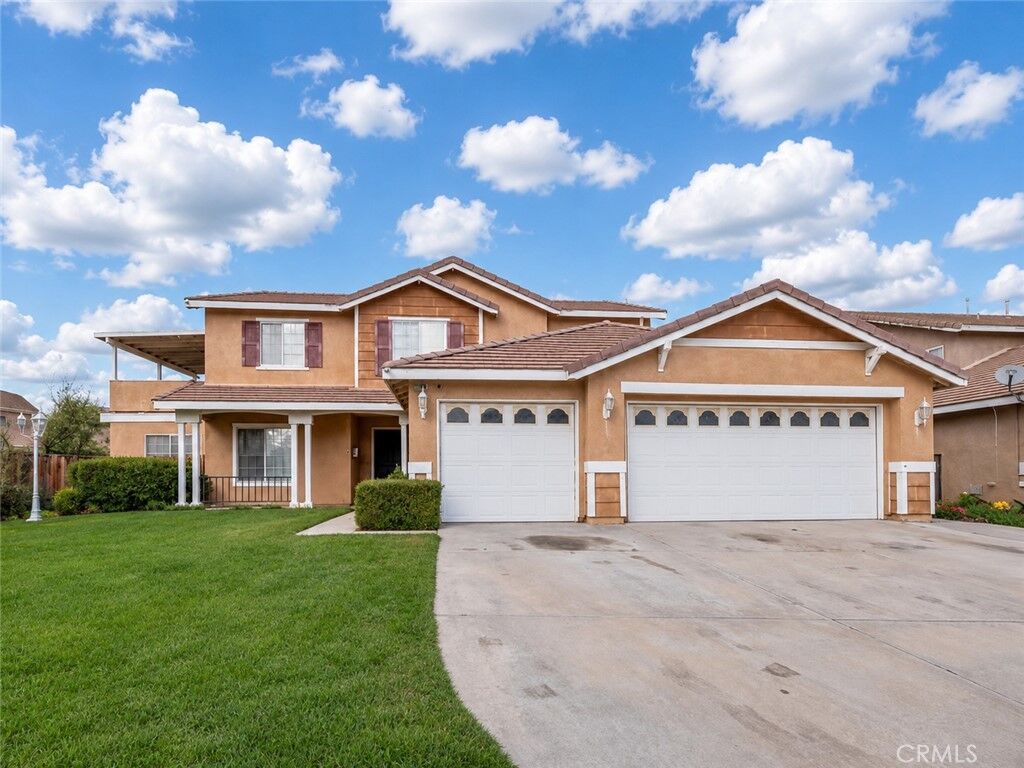 Property Photo:  13847 Clydesdale Run  CA 92394 