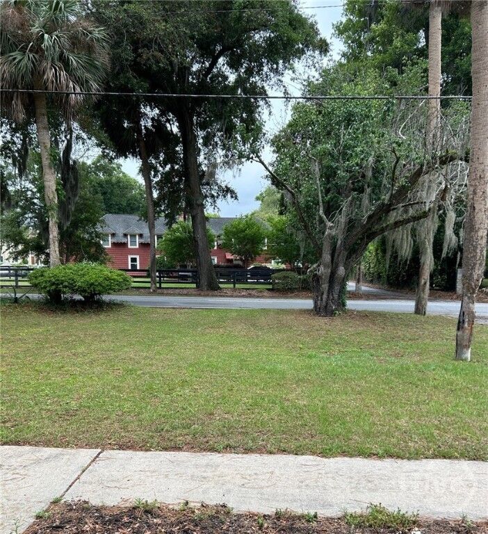 Property Photo:  1303 Wilmington Island Road  GA 31410 