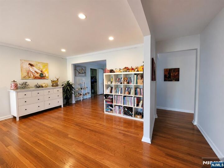 Property Photo:  20 Elmwood Terrace  NJ 07626 