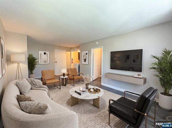 Property Photo:  3021 Edwin 2H  NJ 07024 