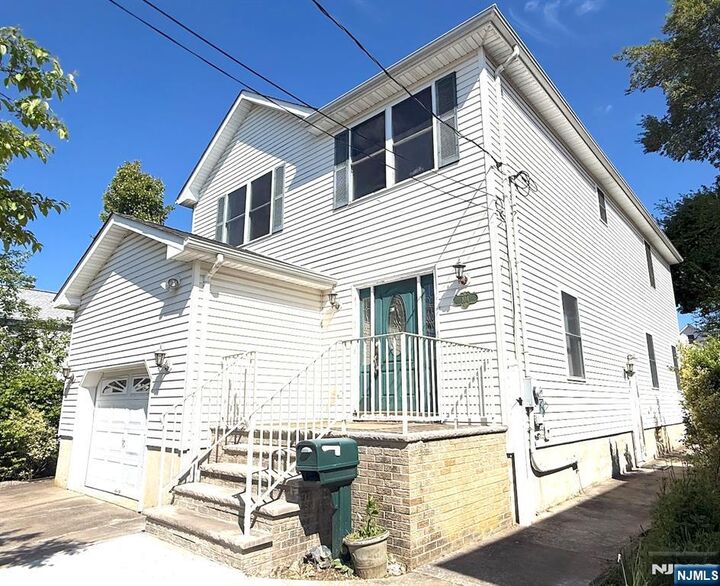 Property Photo:  104 George Street  NJ 08882 