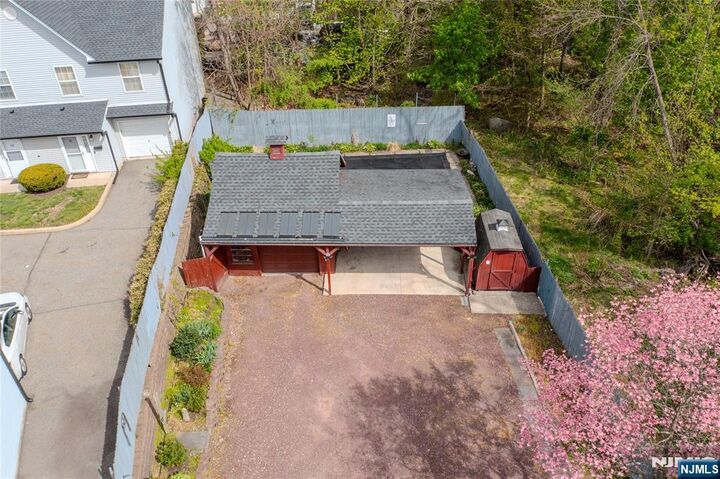 Property Photo:  90 Hamburg  NJ 07403 
