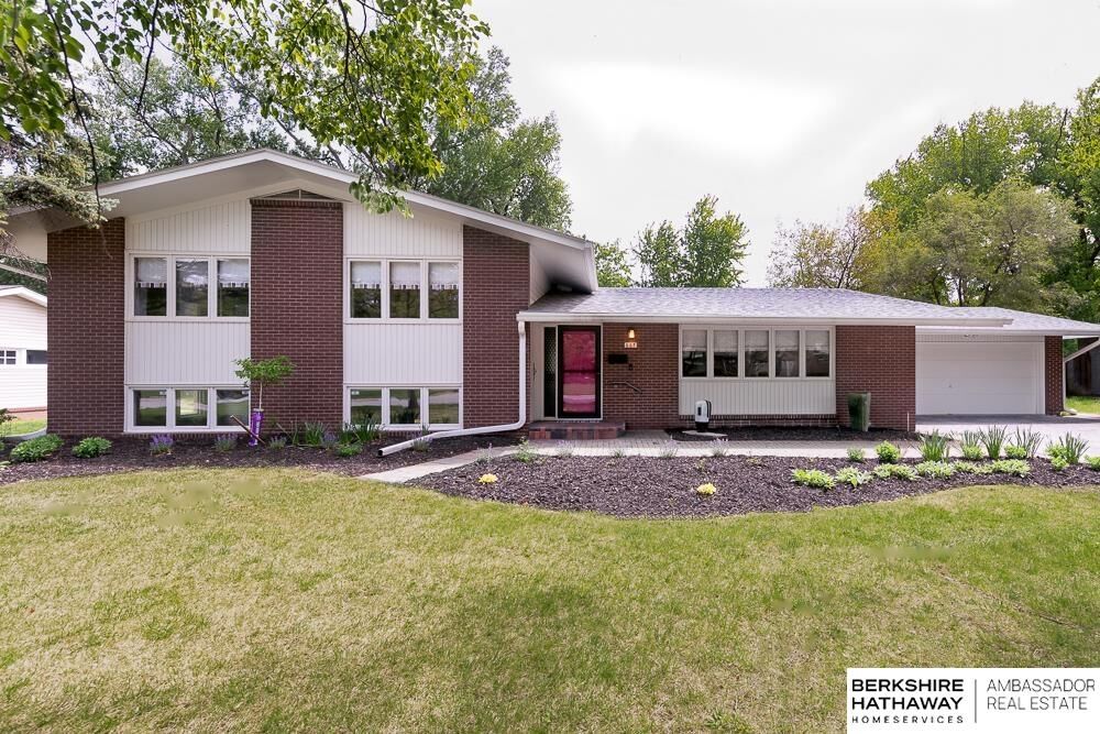 Property Photo:  667 Dillon Drive  NE 68132 