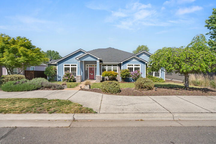 Property Photo:  262 Robert Trent Jones Boulevard  OR 97524 