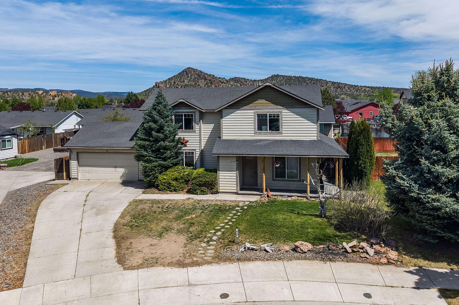 Property Photo:  648 NE Cougar Loop  OR 97754 