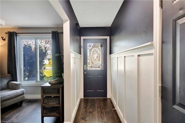 Property Photo:  26 Scottacres Boulevard  ON N3W 2K2 