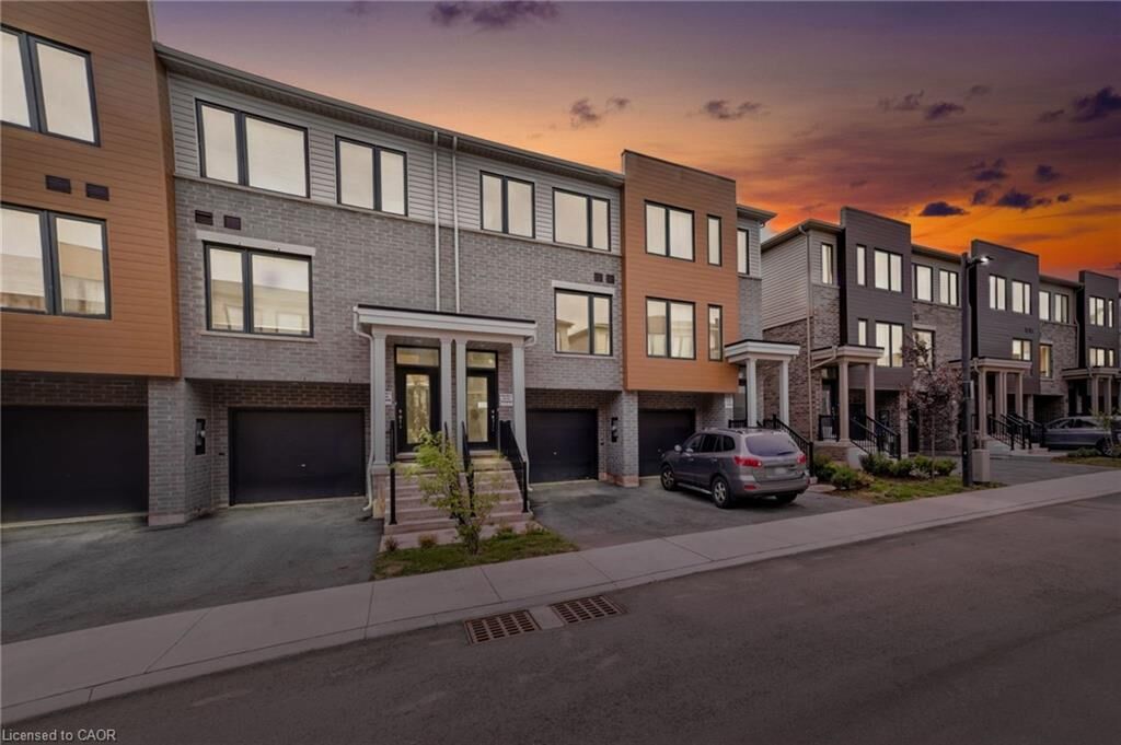 Property Photo:  29 Radison Lane  ON L8H 0B5 
