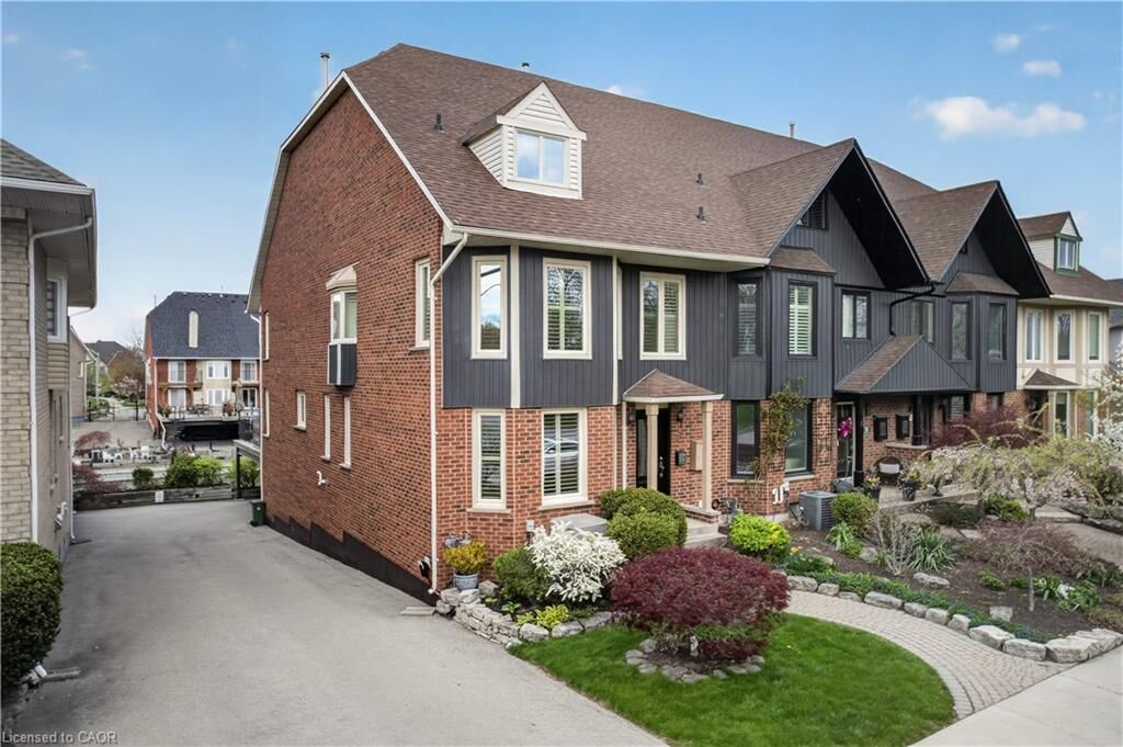 Property Photo:  77 Sunvale Place  ON L8E 4Z6 