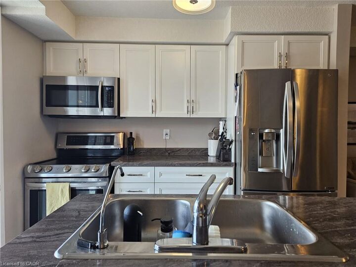 Property Photo:  1989 Ottawa Street S 20B  ON N2E 0G7 
