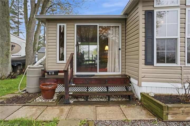 Property Photo:  2490 Governor'S Road S B-19  ON L0R 1T0 